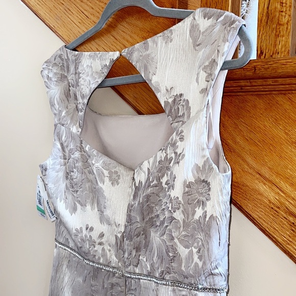 Women’s Formal Dress Size 6, 8 R&M Richards Champagne Beaded Waist Evening Gown - Picture 9 of 14